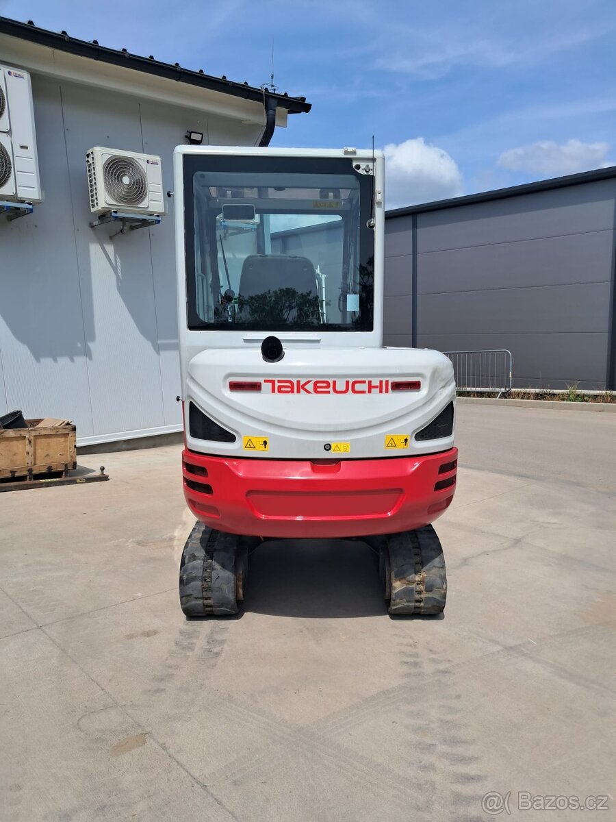 Takeuchi TB230 - Powertilt - 3