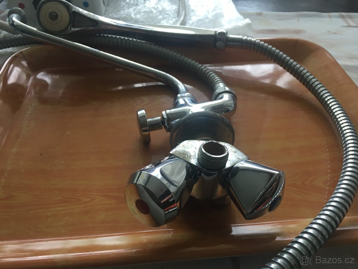 PRODÁM ELEKTRICKÝ PRUTOKOVÝ OHŘÍVAČ VODY MIRAVA M - 3