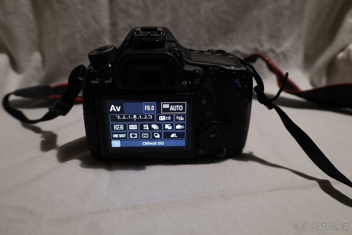 Canon EOS 80D - 3