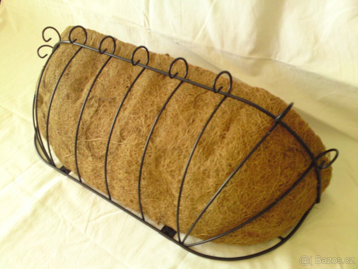 Nástěnný koš na rostliny. - 3