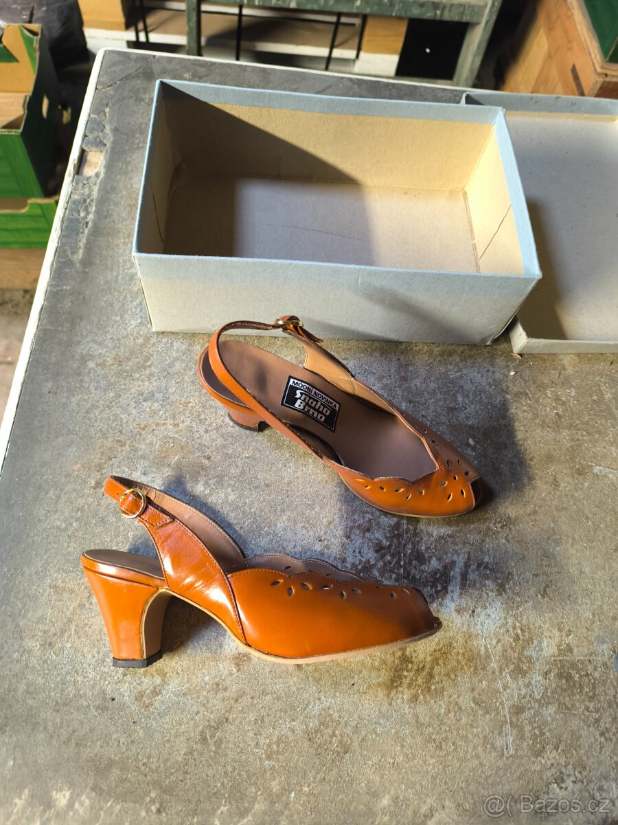 Prodám staré dámské boty - 3