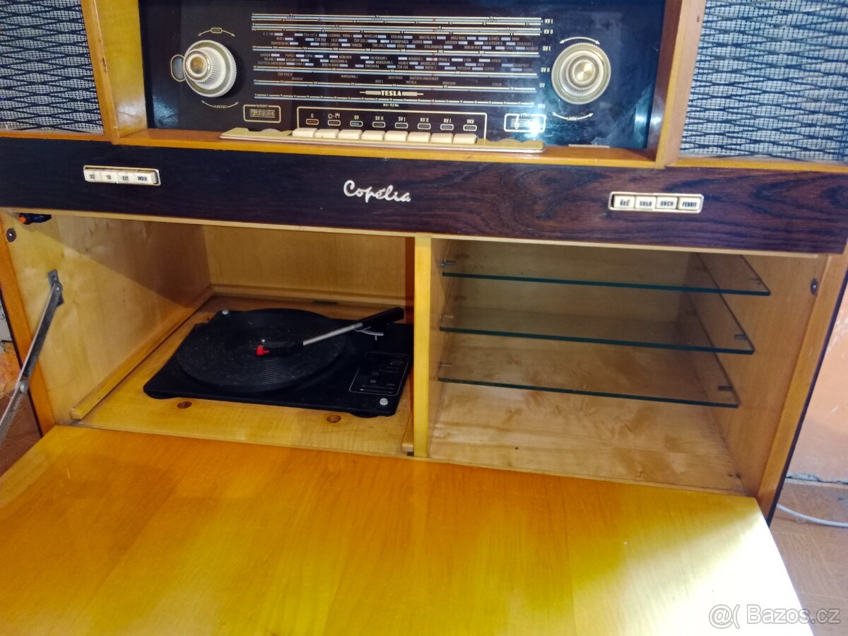 Starožitná hraci skříň - 3