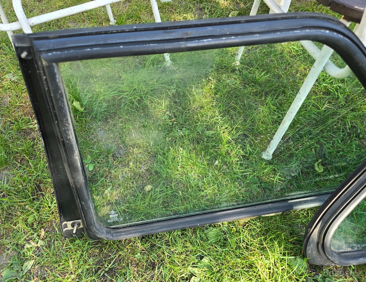 Bmw e30 coupe boční okna - 3