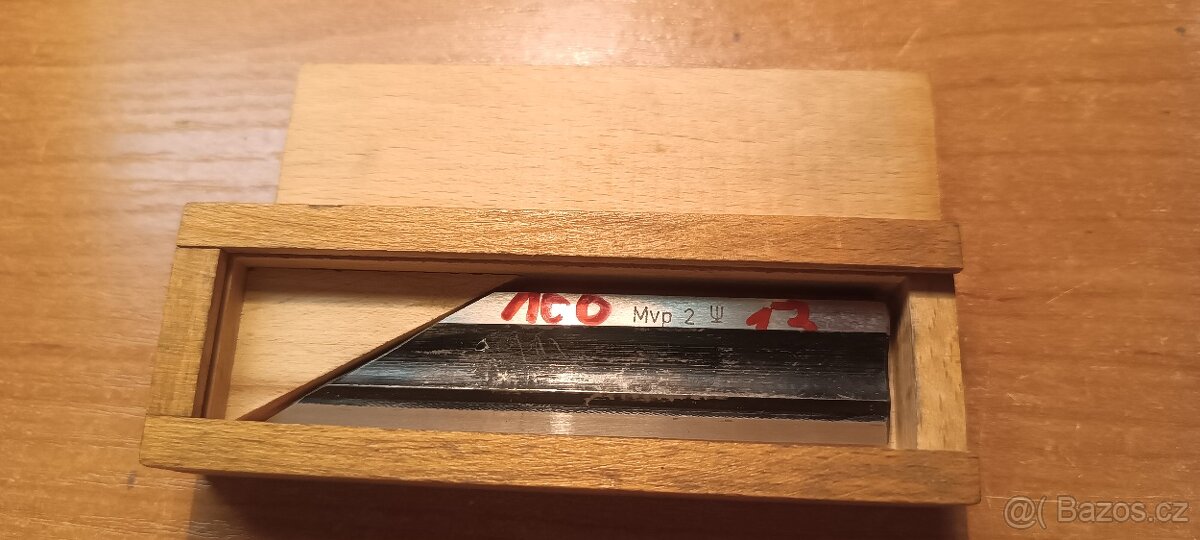 NOŽOVÉ PRAVITKO ČSN 253741 - 3