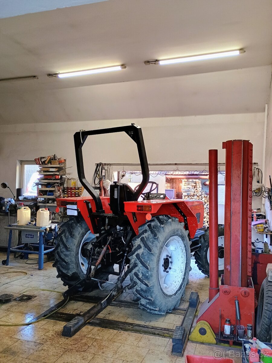 Zetor kabina, ochranný rám - 3