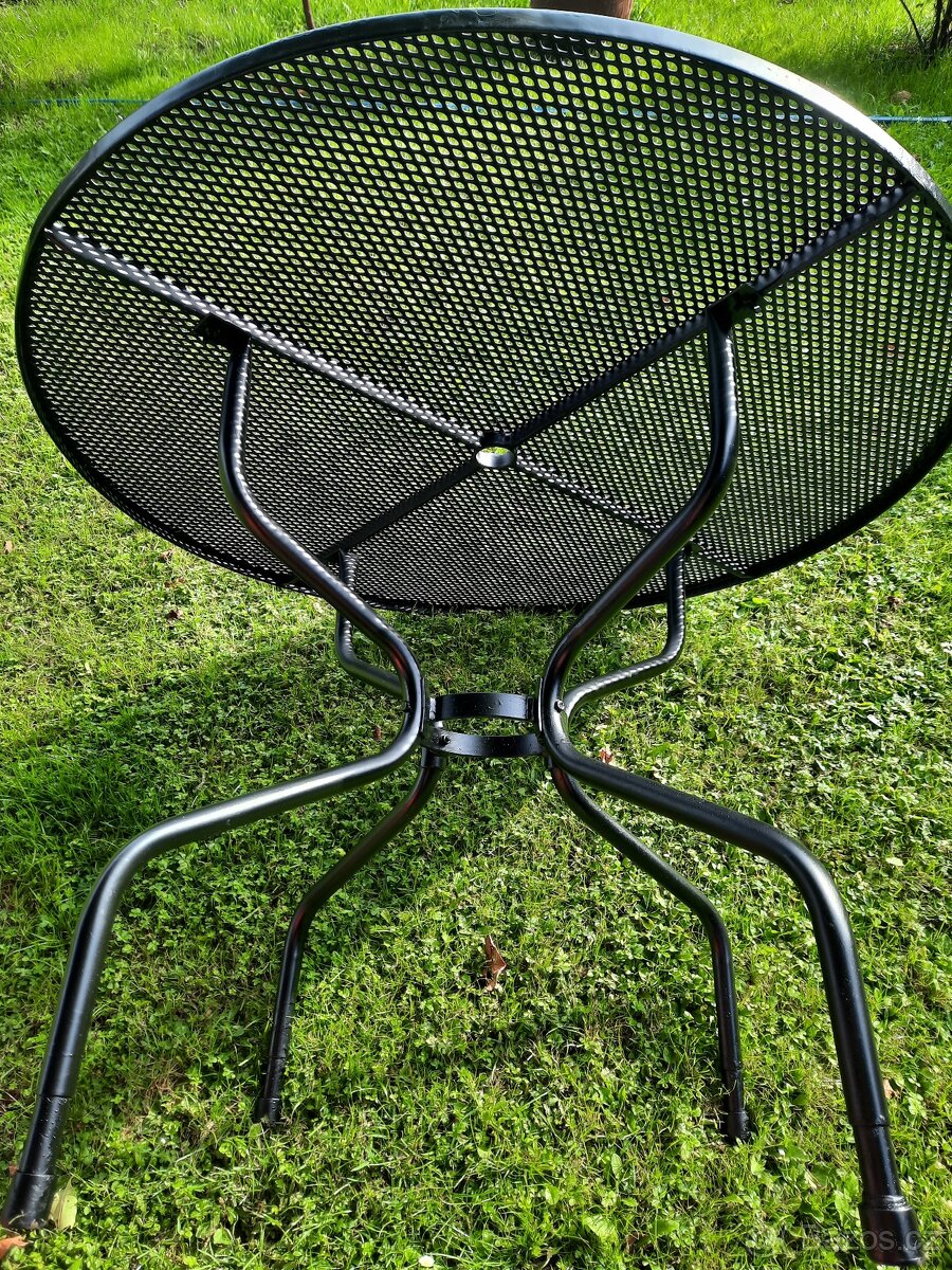 Kulatý kov.stůl tahokov+kryt prům.105 cm,v 75 cm 1790 kč. - 3