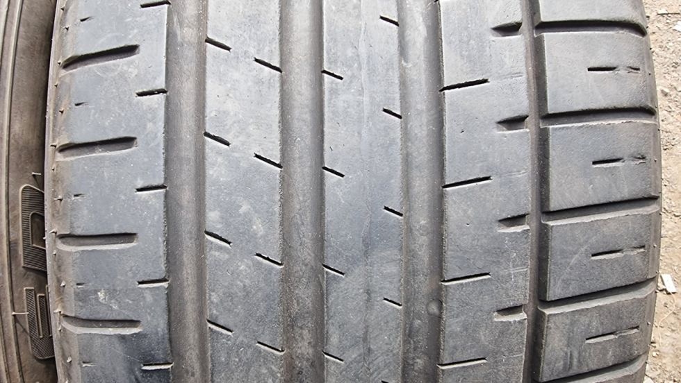 Letní pneu 245/45/17 Falken - 3