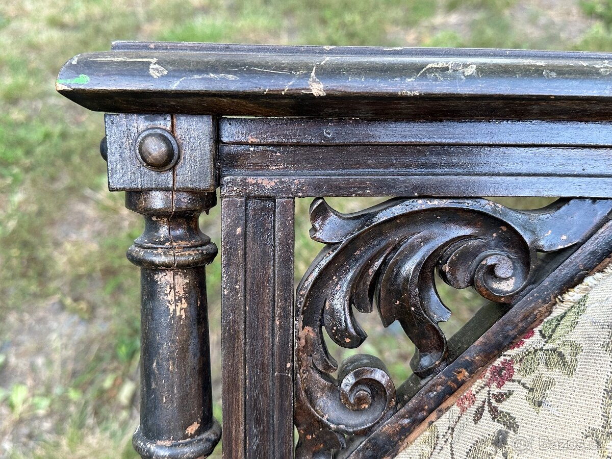 Krásně zdobené křesílko - 3