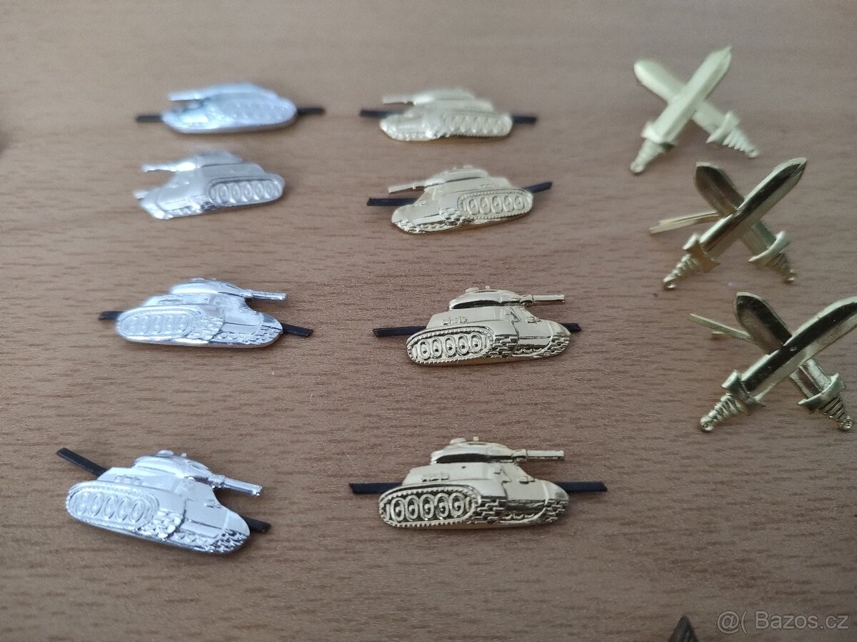 Vojenské odznaky a přezky - 3