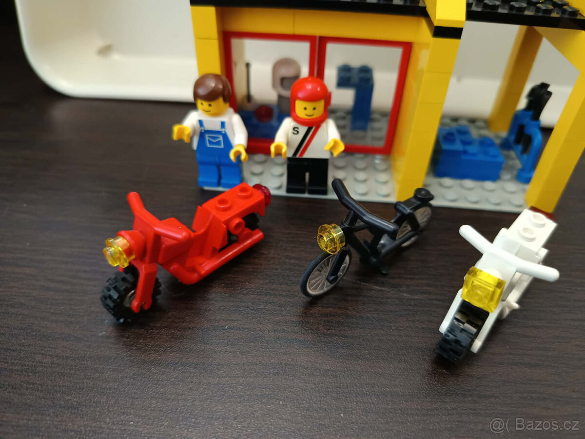 LEGO Town 6699 Cycle Fix-It Shop - 3