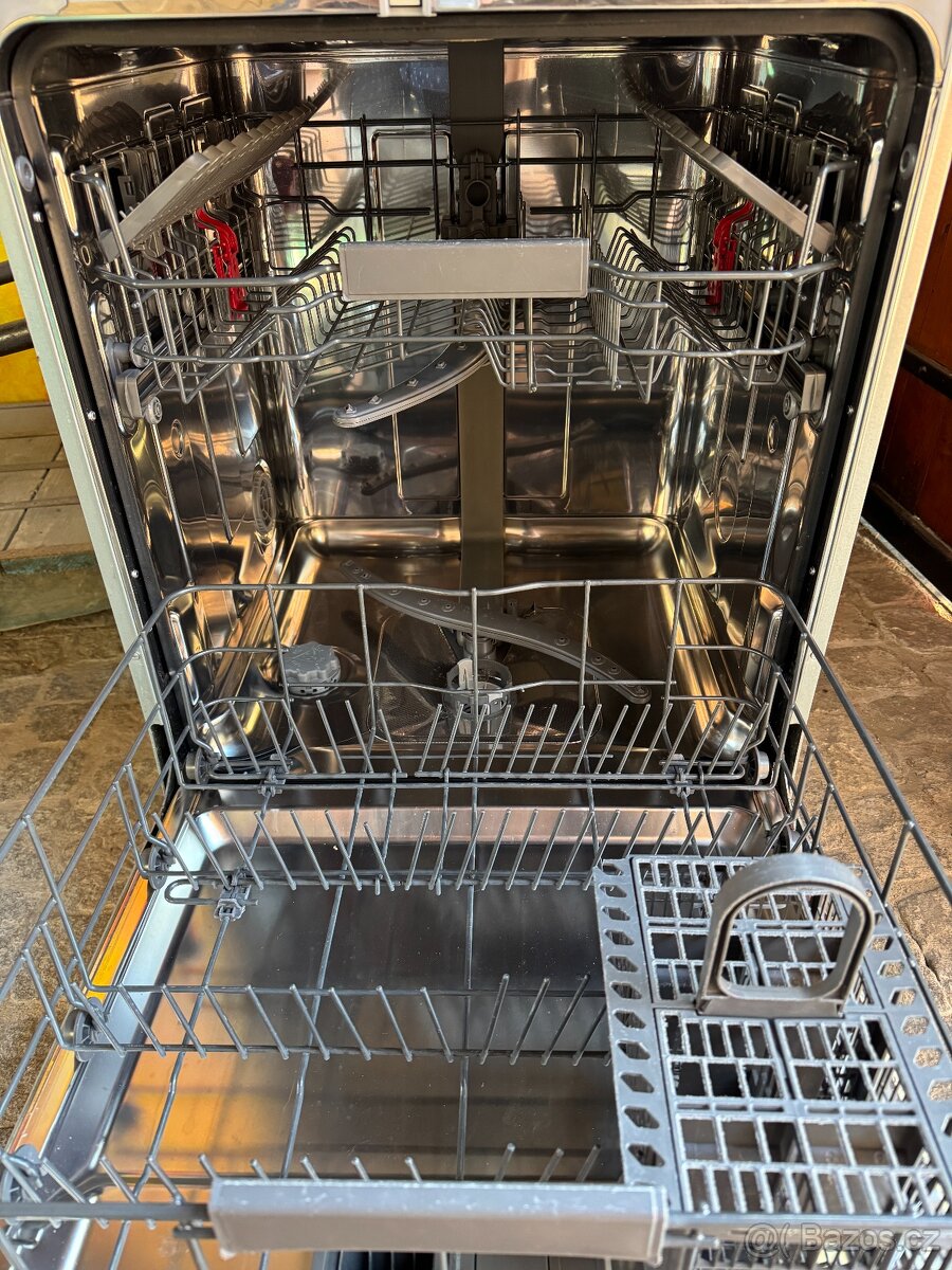 Whirlpool WBC 3C26X - 3