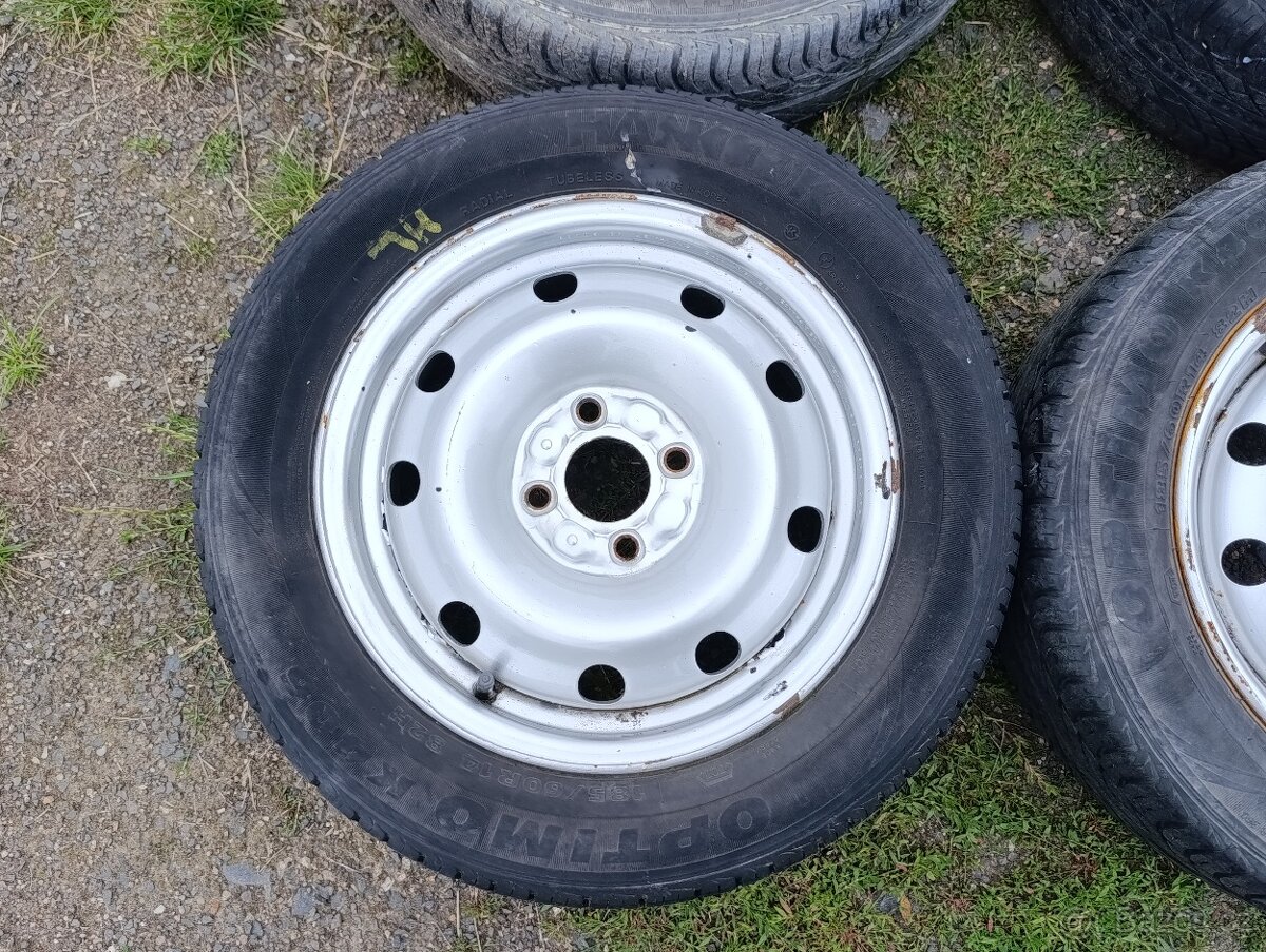 Prodám sadu disků s letními pneu 185/60/14 - 3