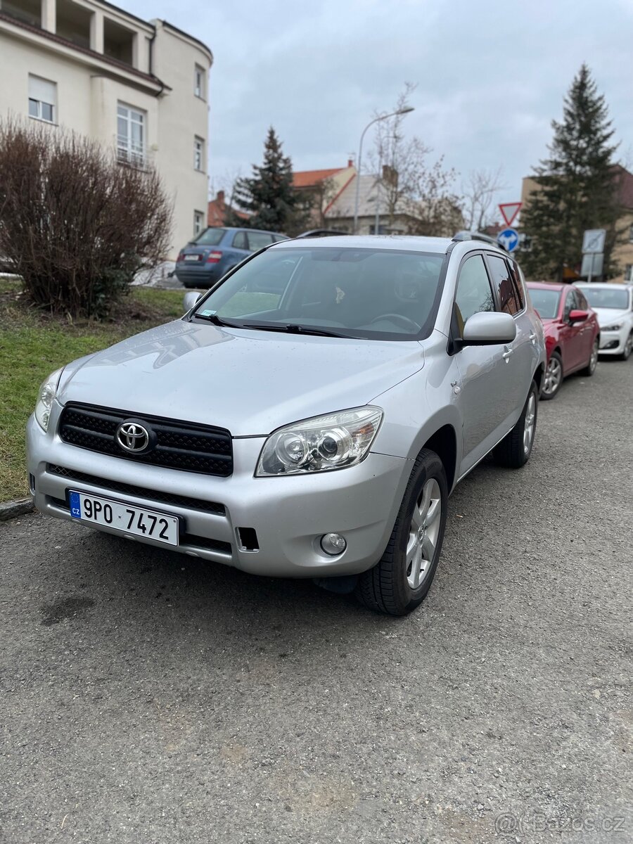 Toyota RAV4 2.2D - 3