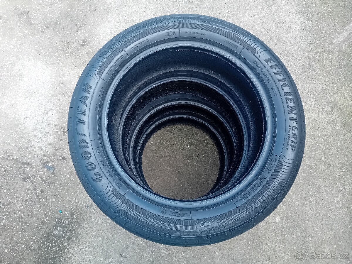 Pneumatiky Good Year 215/55 R17 - 3