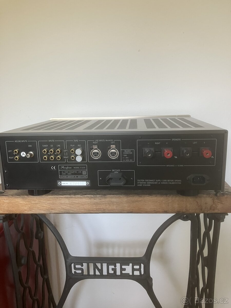 Accuphase e 210 - 3
