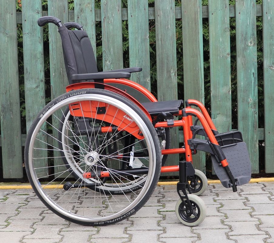 042-Mechanický invalidní vozík Meyra. - 3