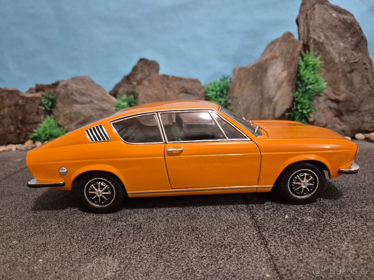 Prodám model 1:18 Audi 100 - 3