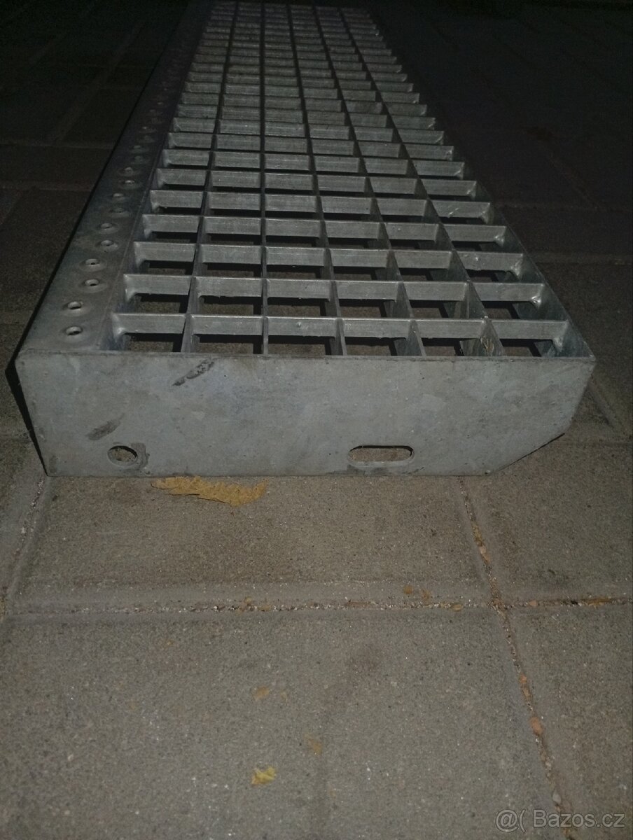 Schodišťový stupeň - 3