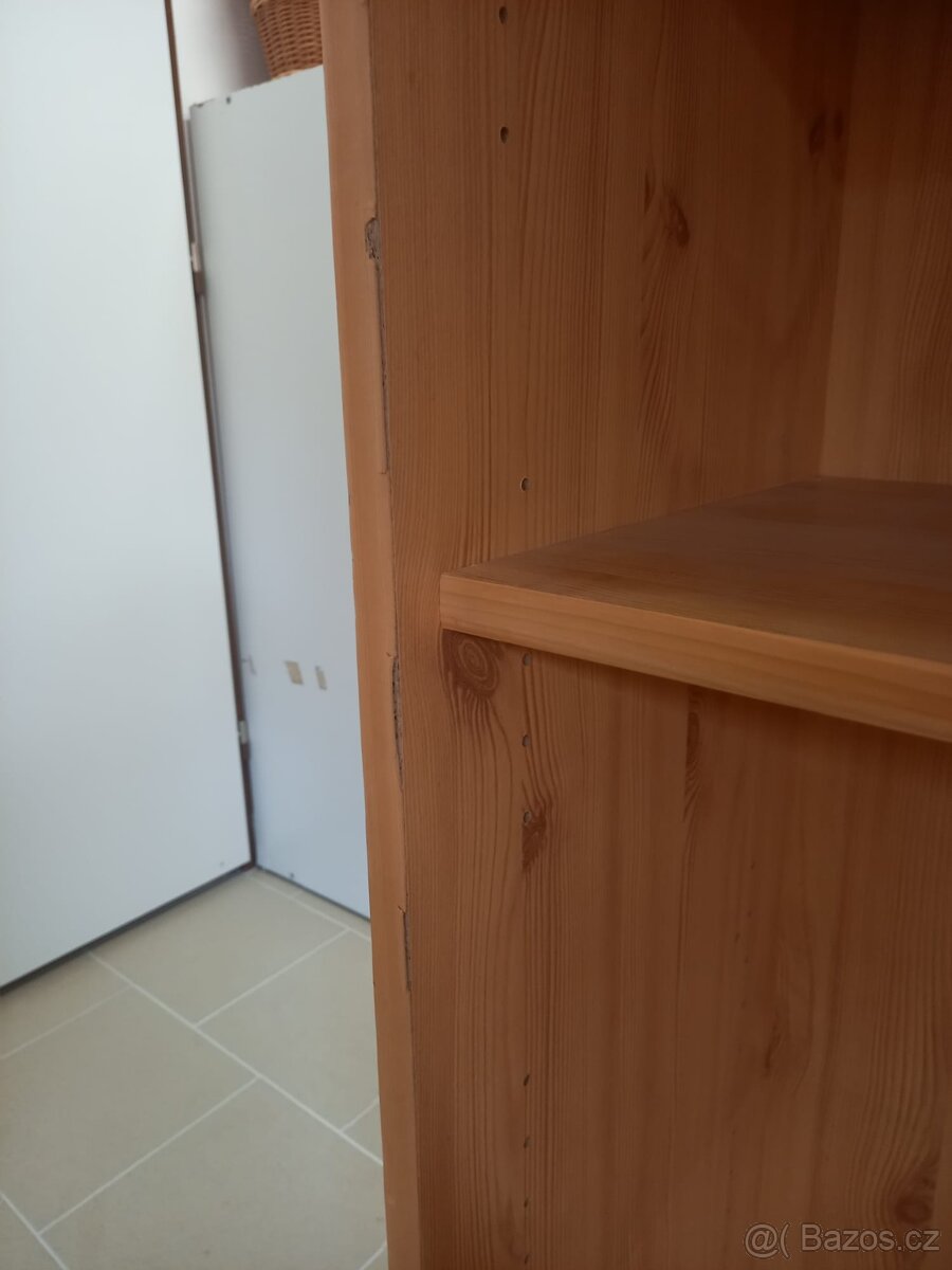 skříňka s poličkami - 3