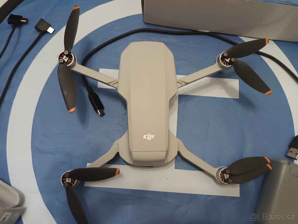 DJI Mini 2 SE Fly More Combo - 3