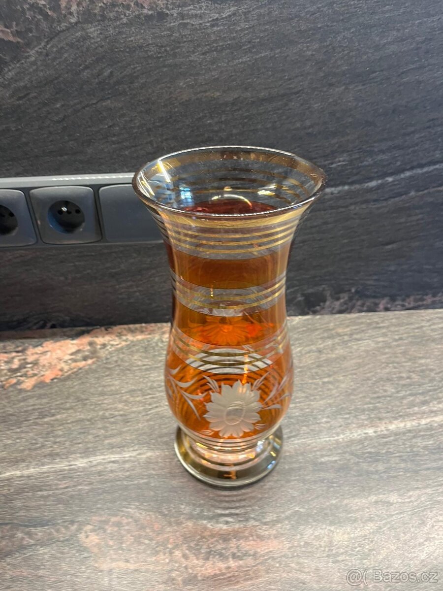 Váza asi rubínové sklo - nejspíš Československo - 3