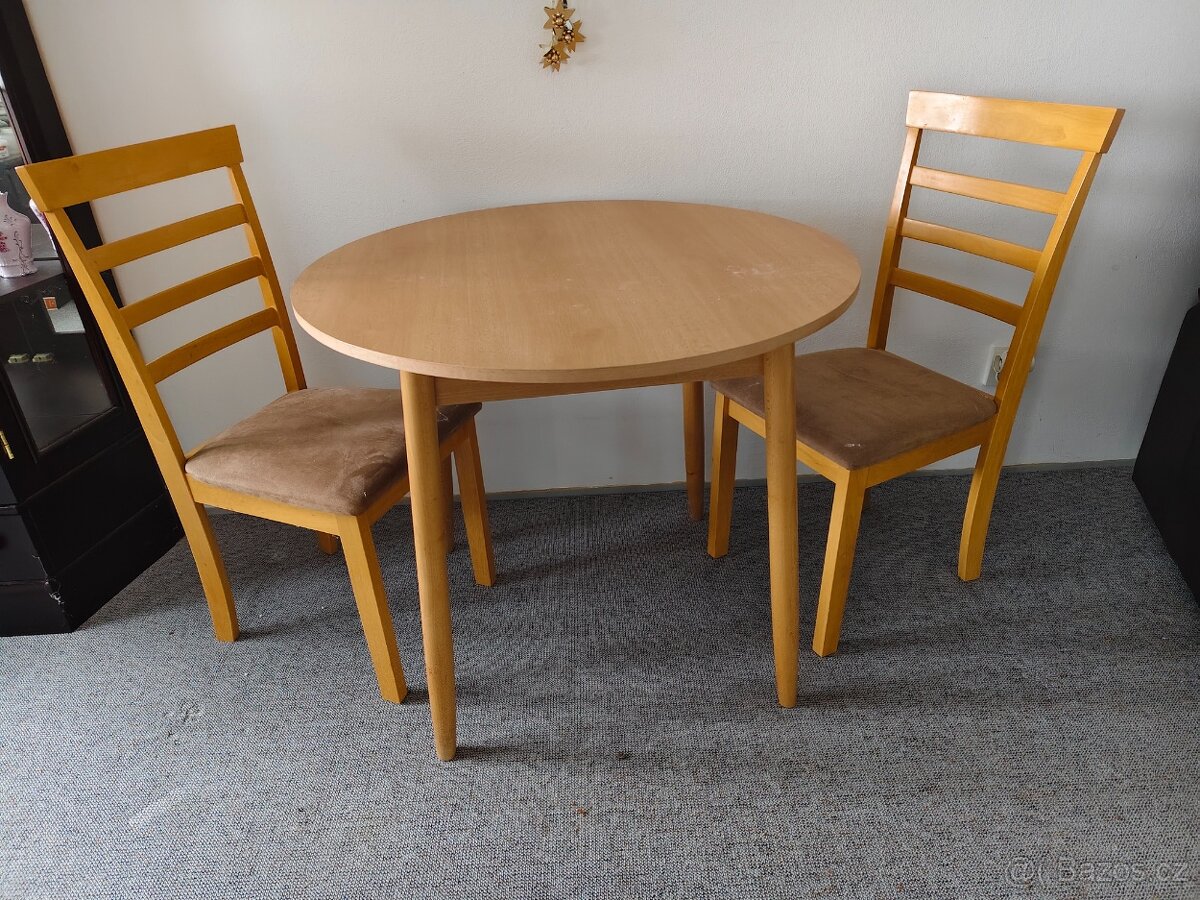 Jídelní stůl+ 2 x zidke - 3