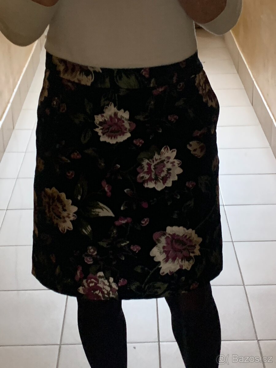 tm. modrá sukně zn. More&More - vel. S - nová - 3