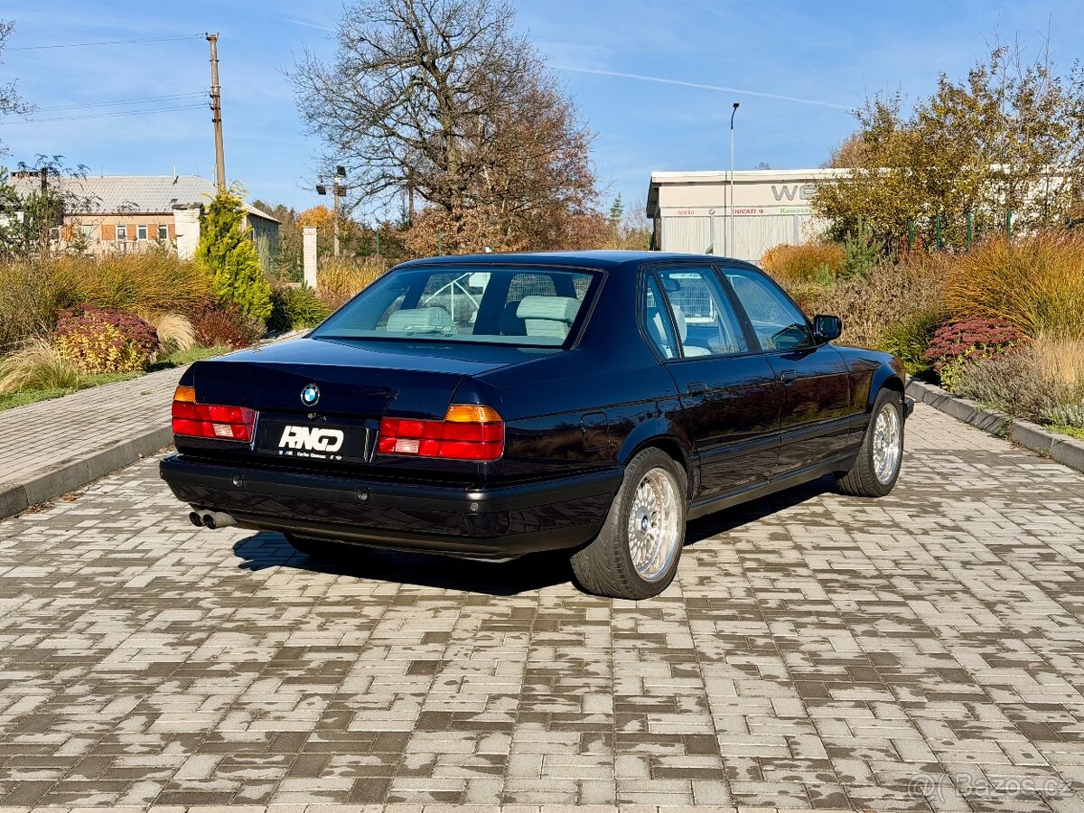 BMW 740iL E32 - 3