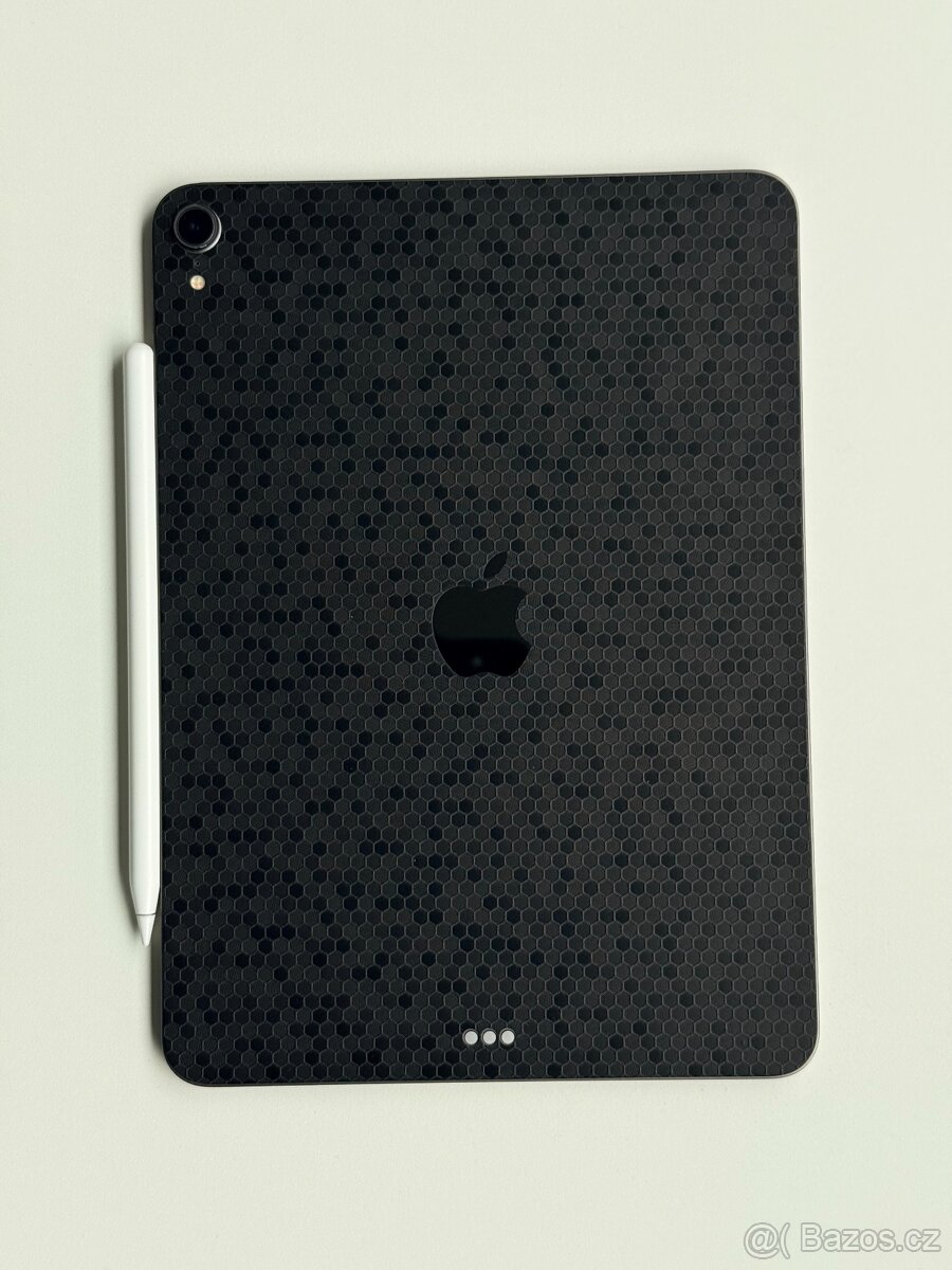 iPad Pro 11" (2018), 64GB, Wi-Fi only + Apple Pencil - 3