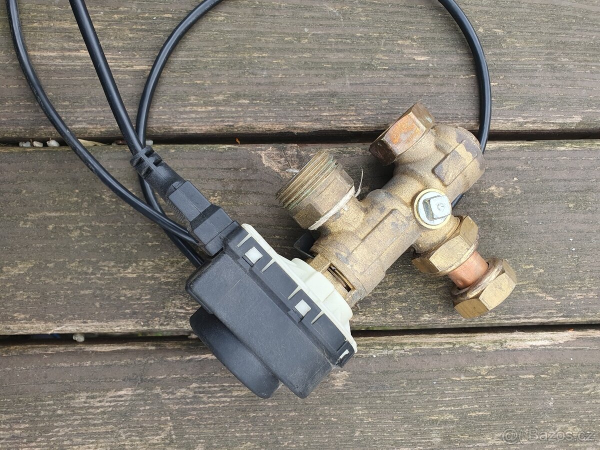 Trojcestný ventil s pohonem - 3