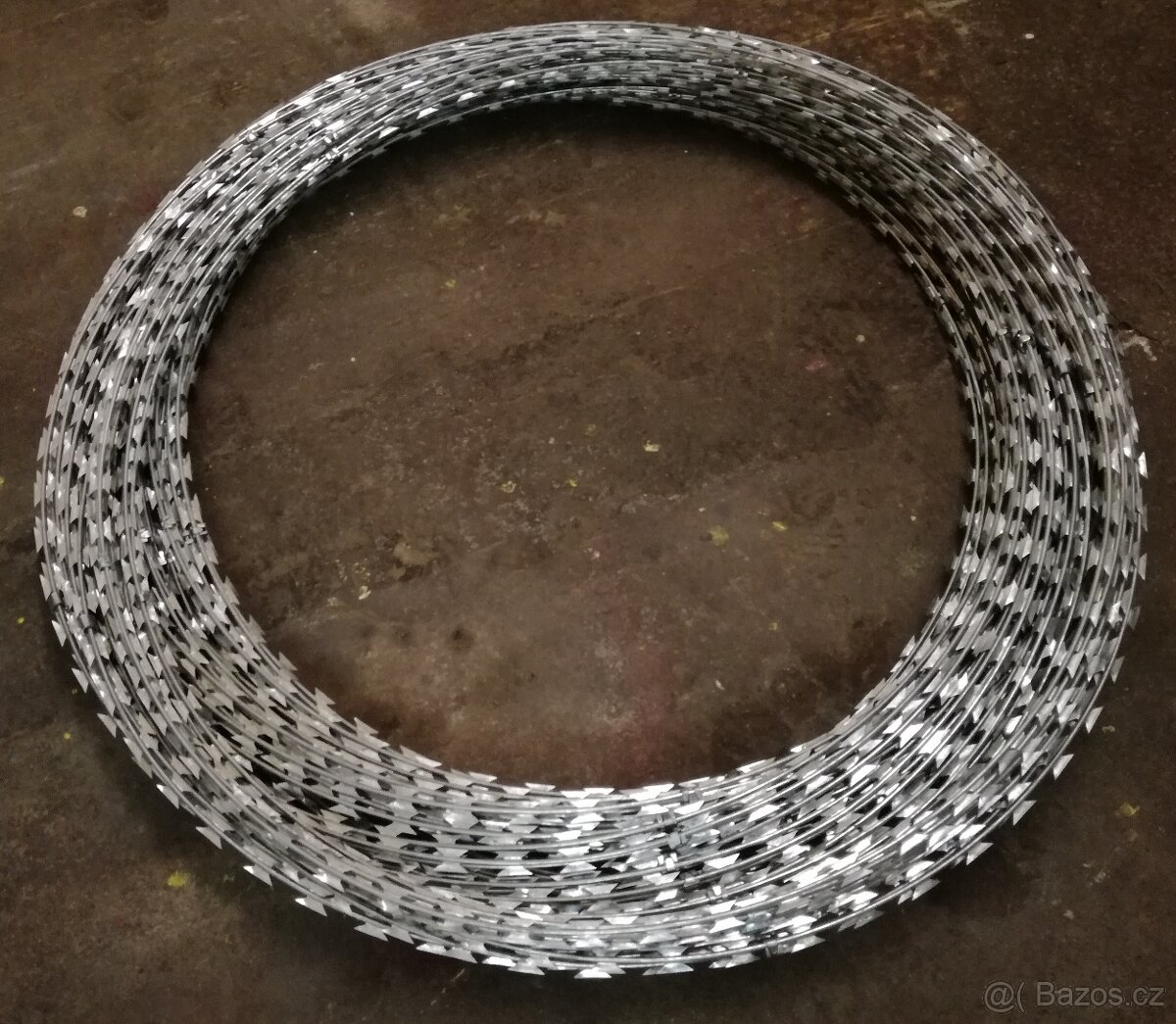 Žiletková spirála /ostnatý drát/ - 3
