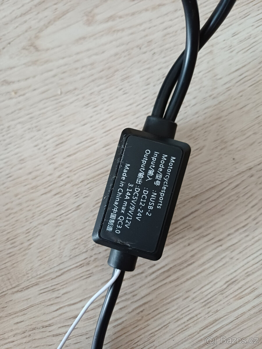 USB zásuvka na moto - 3