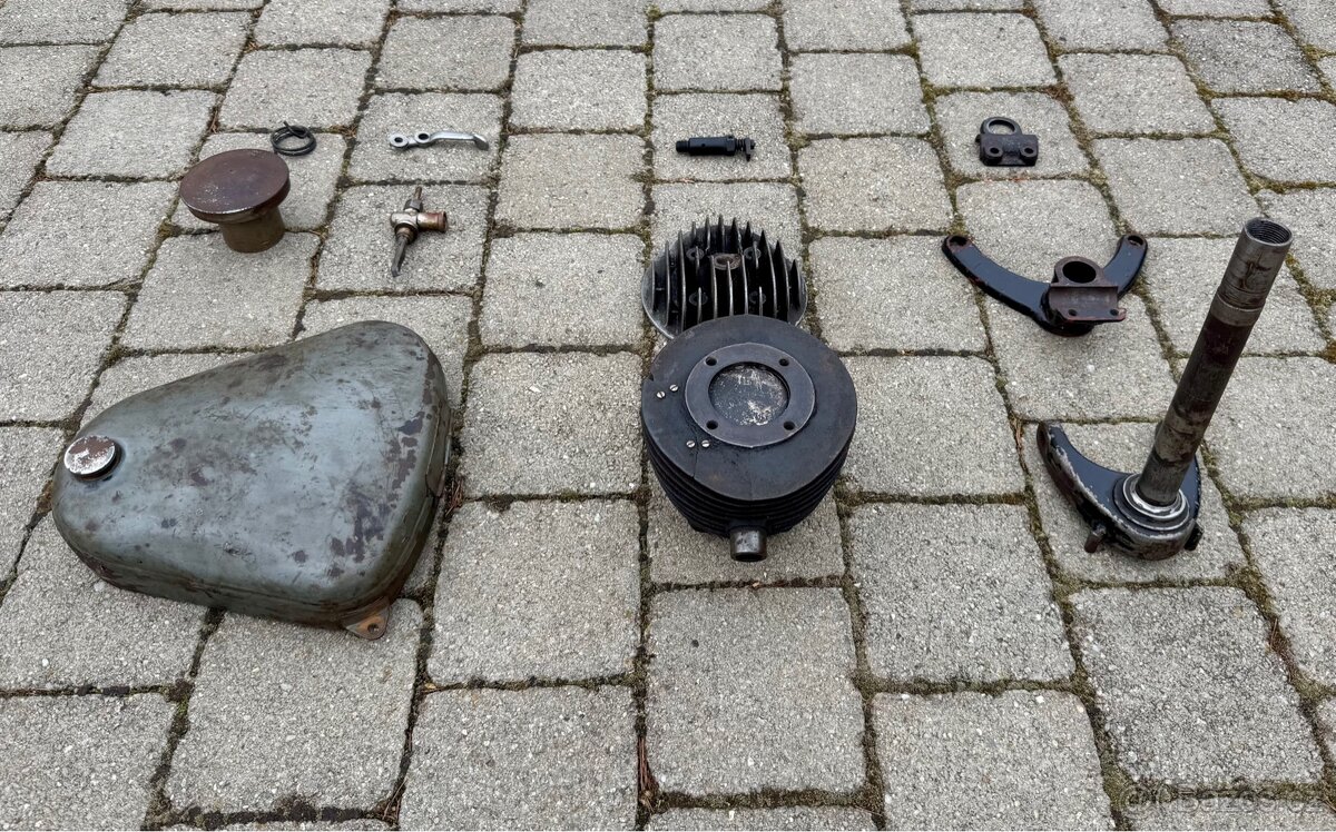 ČZ 125 B T - dily - 3