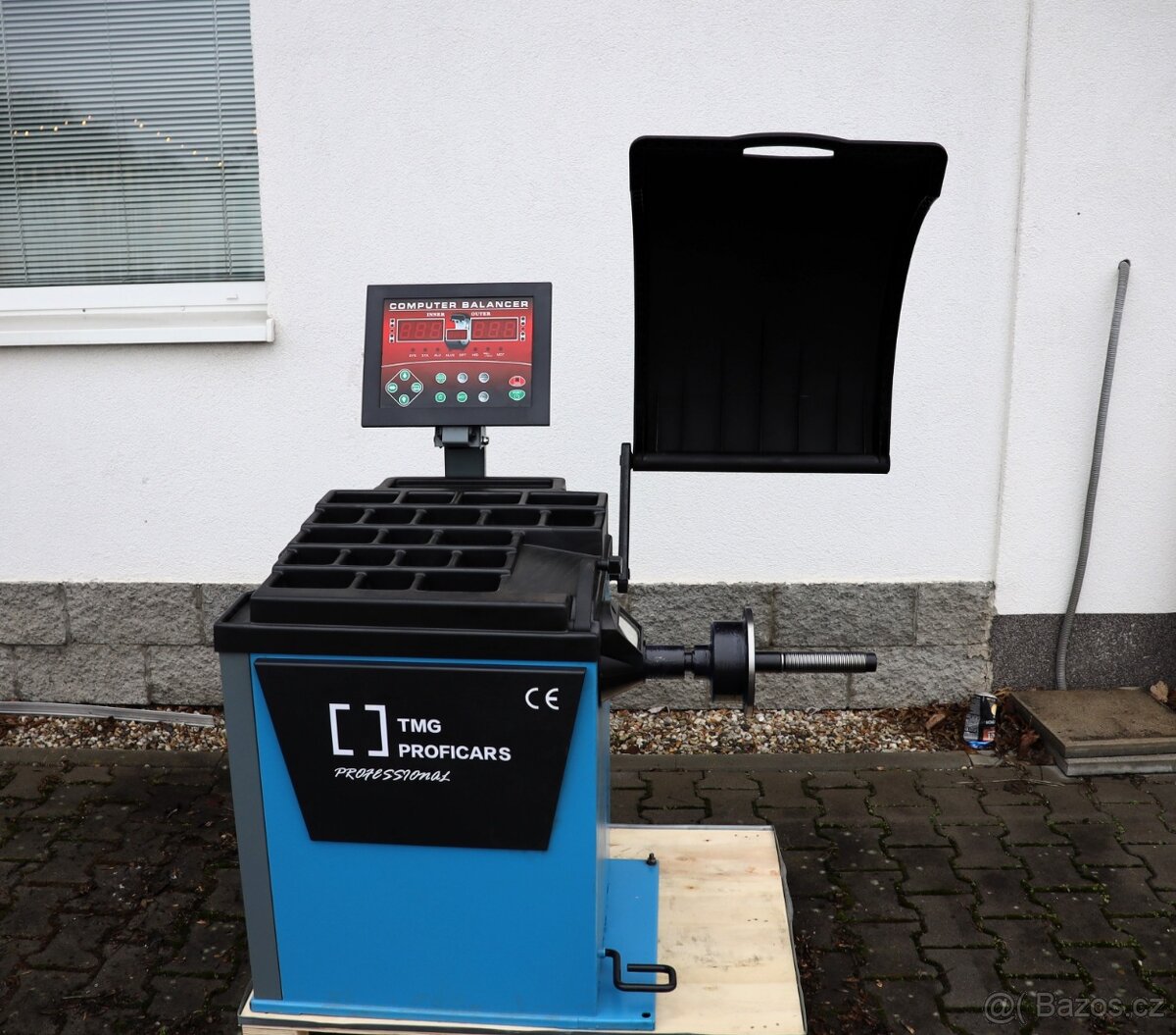 Vyvažovačka kol automatická, brzda, laser - 3