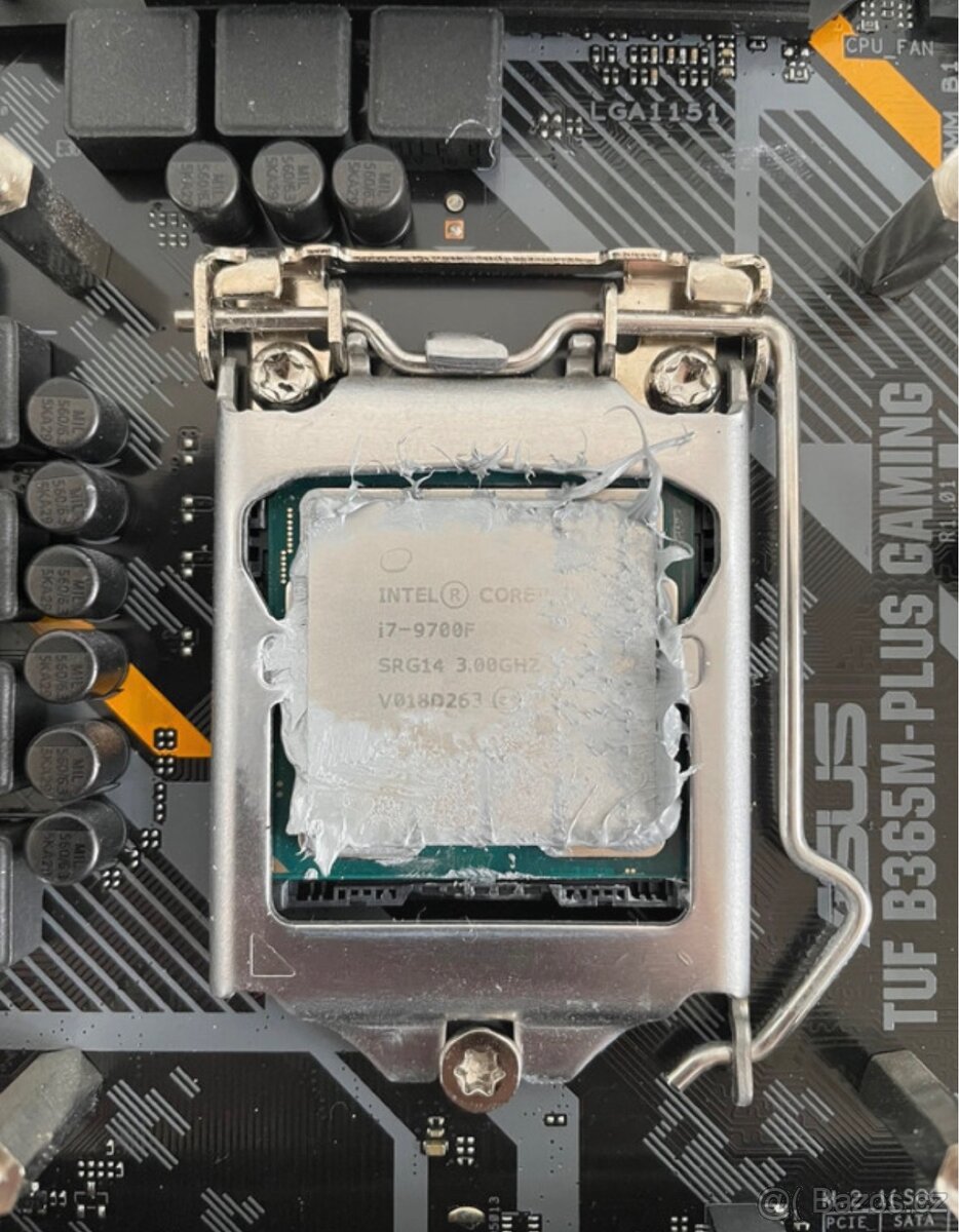 Tuf B635-plus gaming + i7 9700F + chladič cpu Arctic - 3