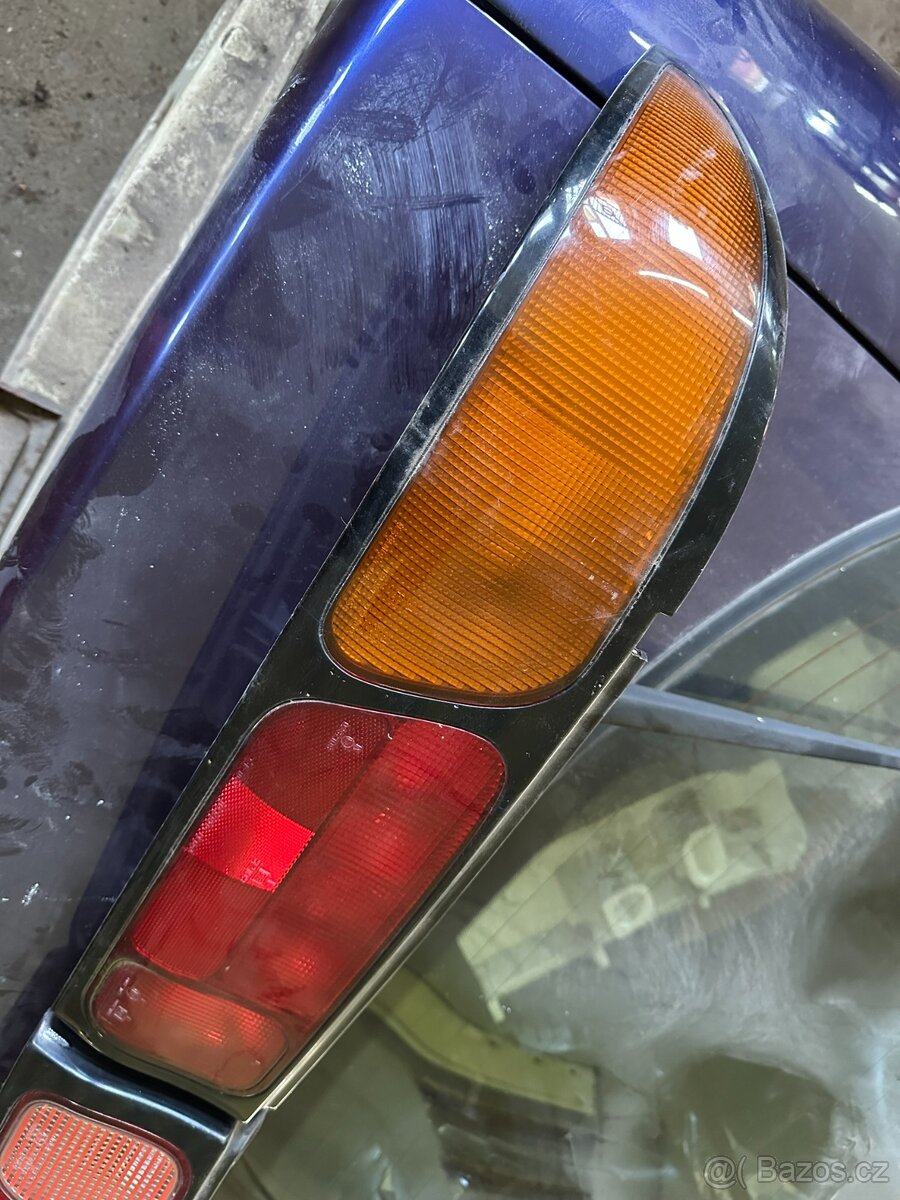 Ford Probe - zadní světla - 3