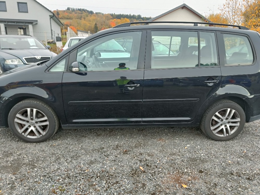 VW Touran 1,9 TDi 7-míst - 3