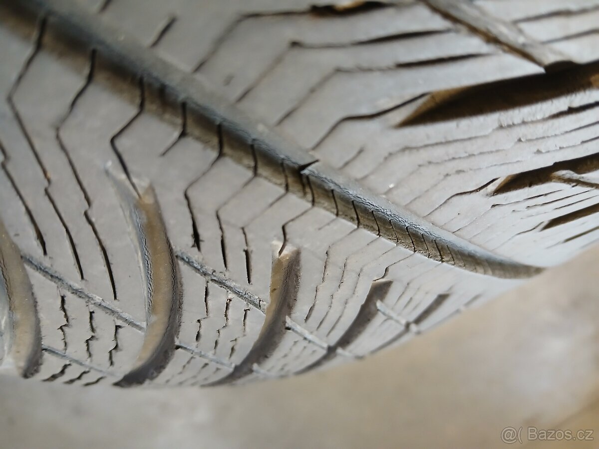 Zimni Michelin Alpin 5. , 225/40R18 - 3