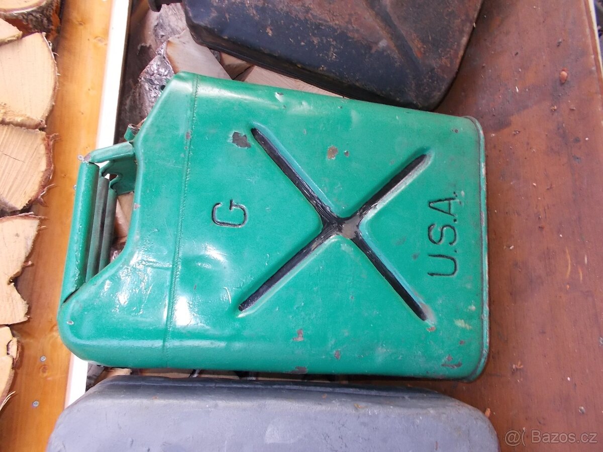 Staré vojenské kanystry 3X - 3