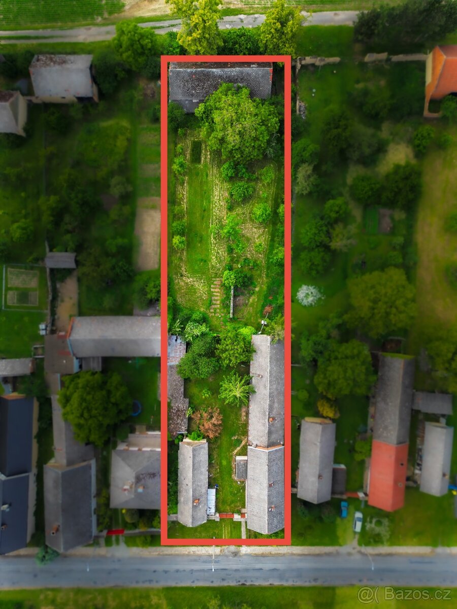 Dům a stavební pozemky na prodej v malebné vesničce Štarnov - 3