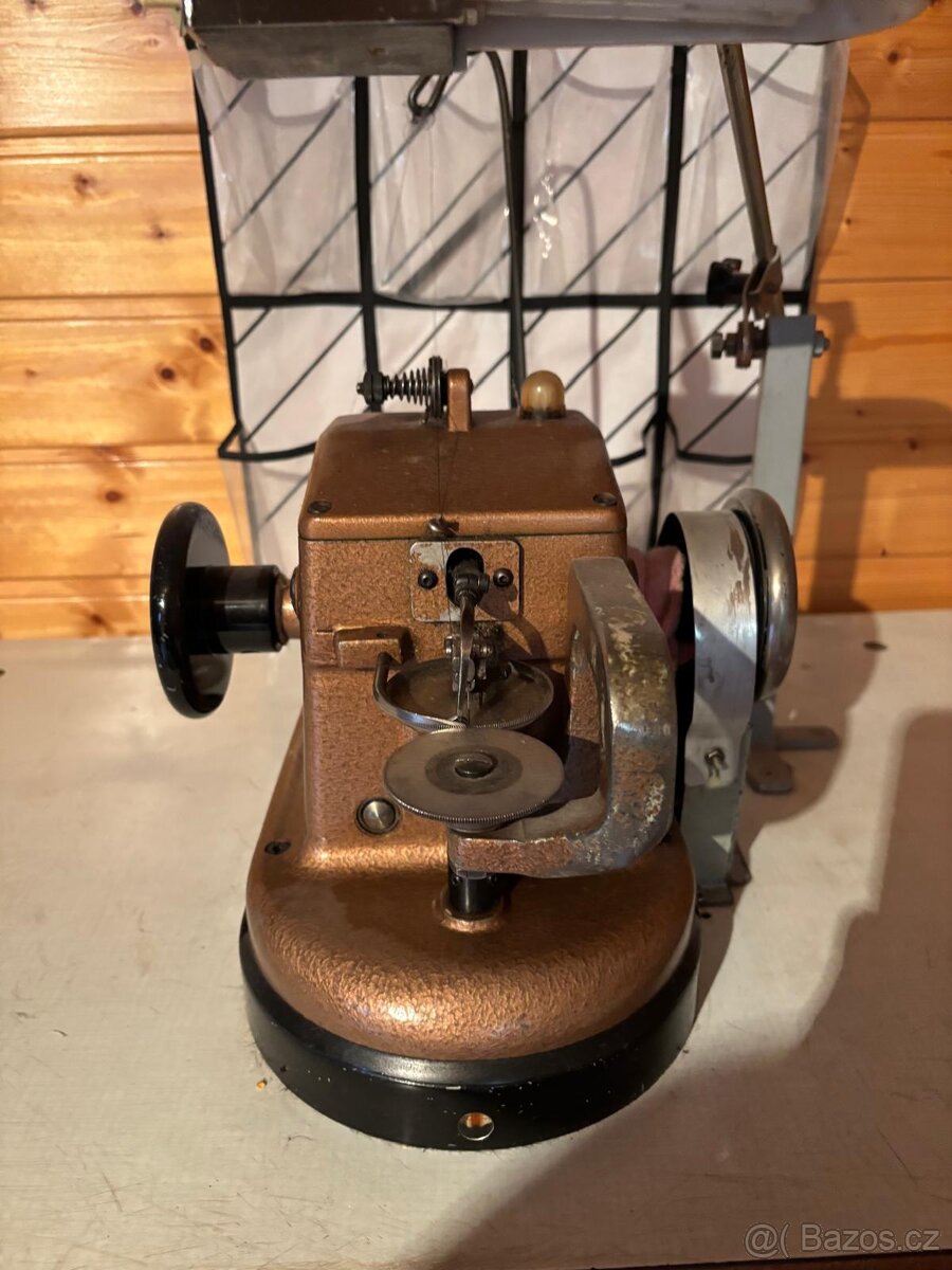 Kožešnický šicí stroj Success - 3