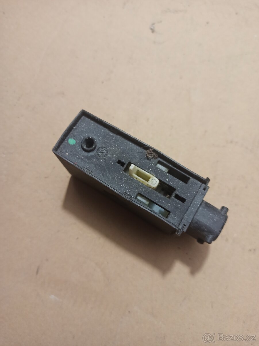 BMW E36 ovladač zámku dveří - 3