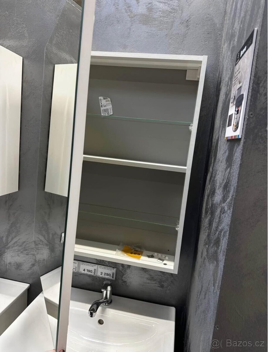 Zrcadlová skříňka - 3