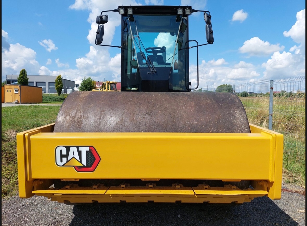 Valec Caterpillar CS64B - 3