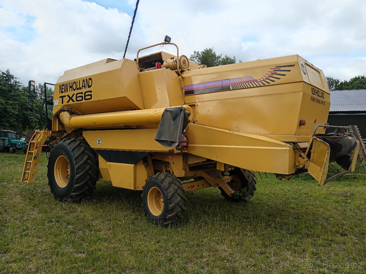 Kombajn NH TX66 - 3