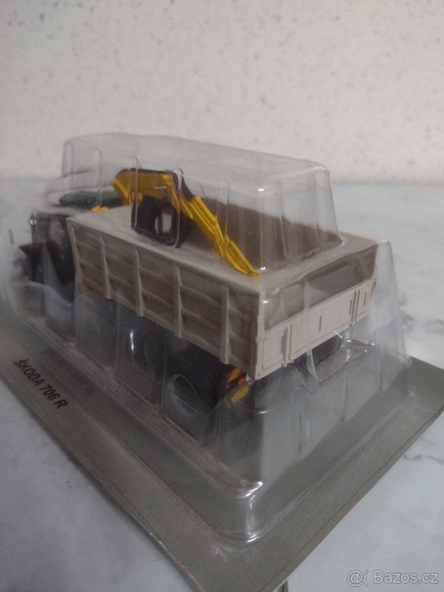 MODEL SKODA 706 R - 3