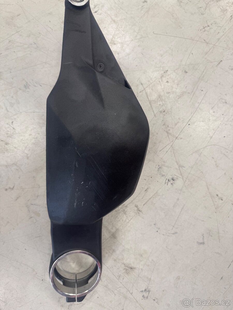 Kyvná vidlice Ducati streetfighter v4 - 3