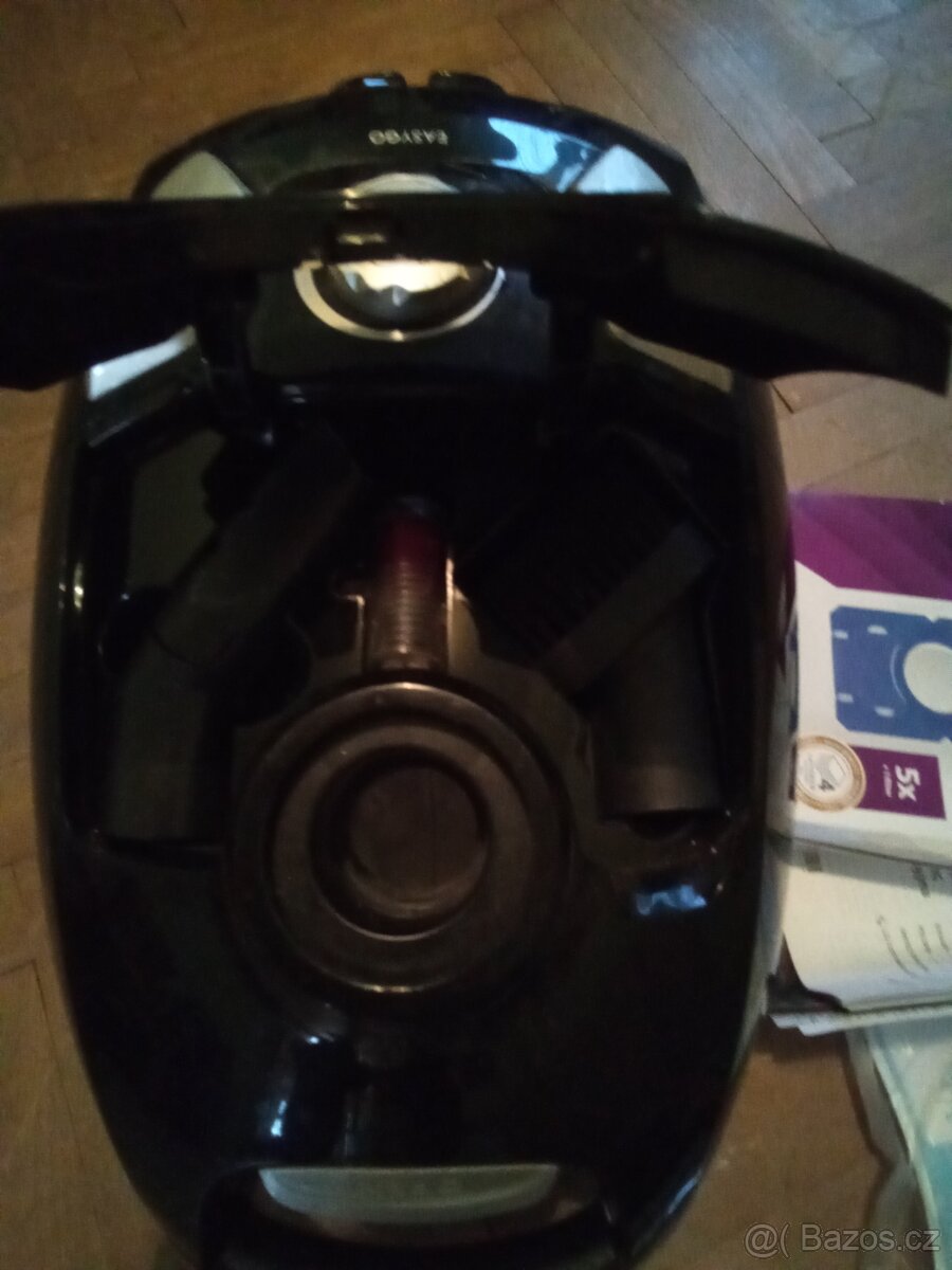 Vysavač - 3