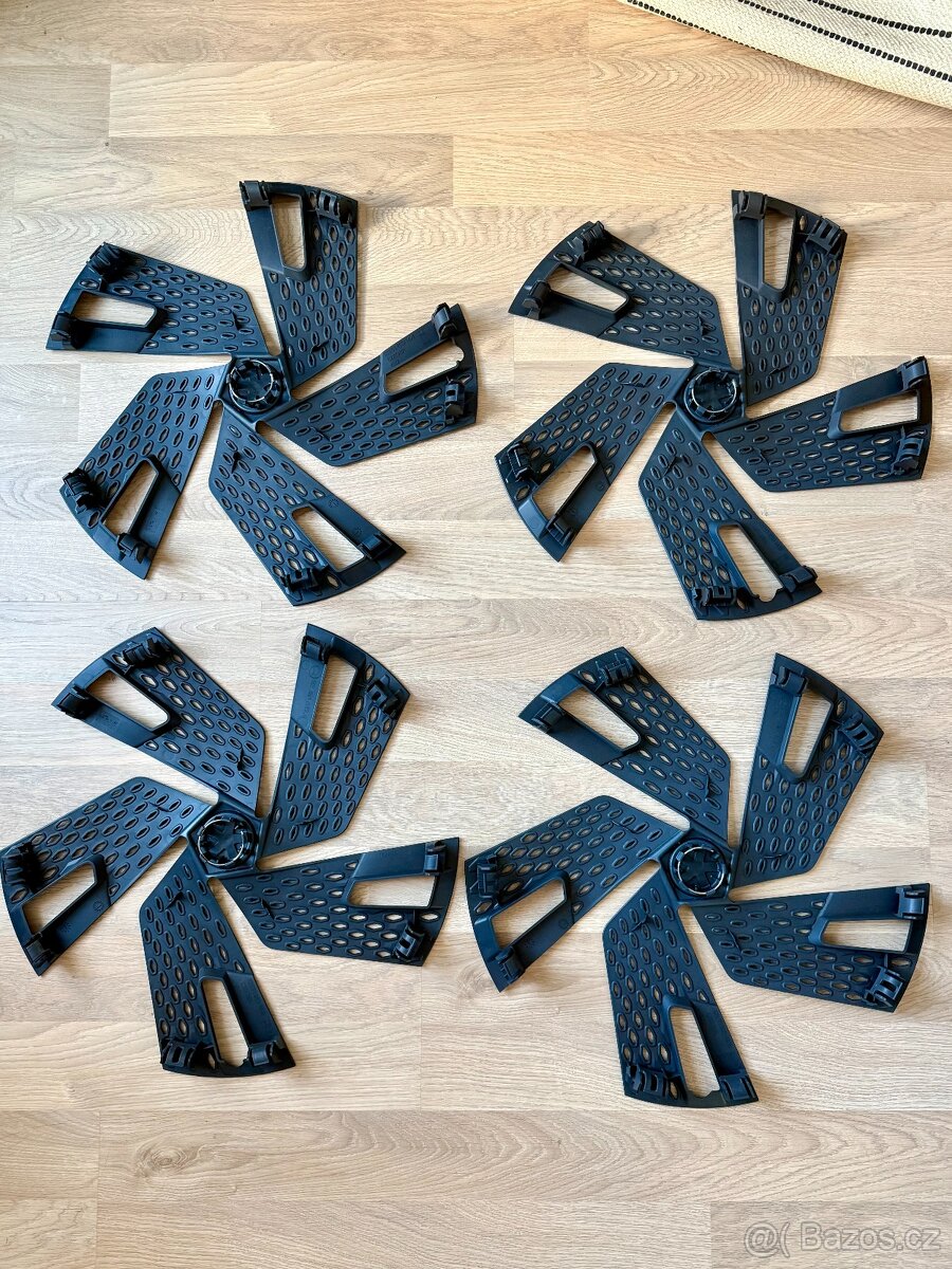 Škoda kryt hliníkového disku pro 20" SAGITARIUS černá-matná - 3