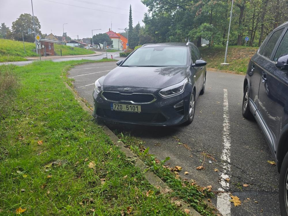 Prodám Kia Ceed kombi (spin), r.v.2021, m - 3